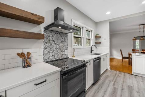 2229 Meadowbrook Drive SE Cedar Rapids IA 52403