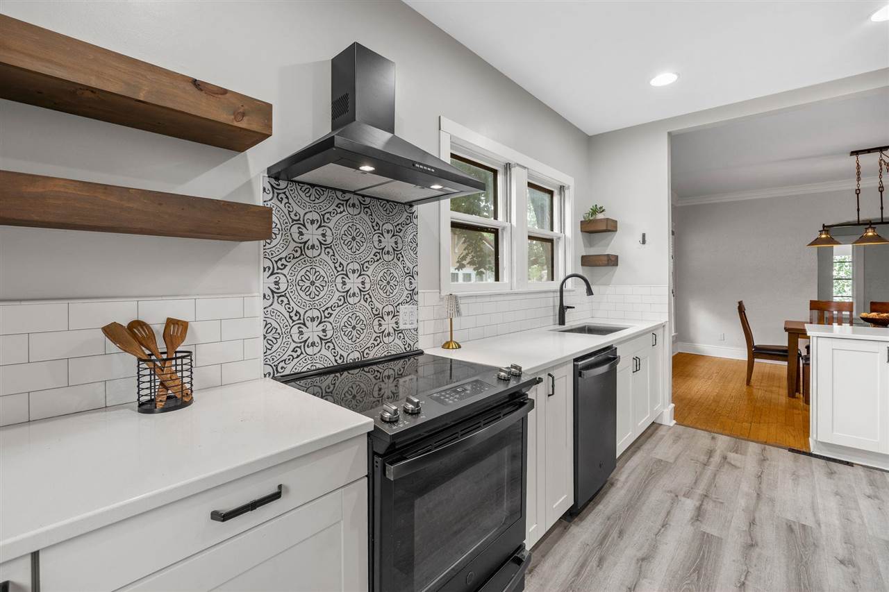 2229 Meadowbrook Drive SE Cedar Rapids IA 52403