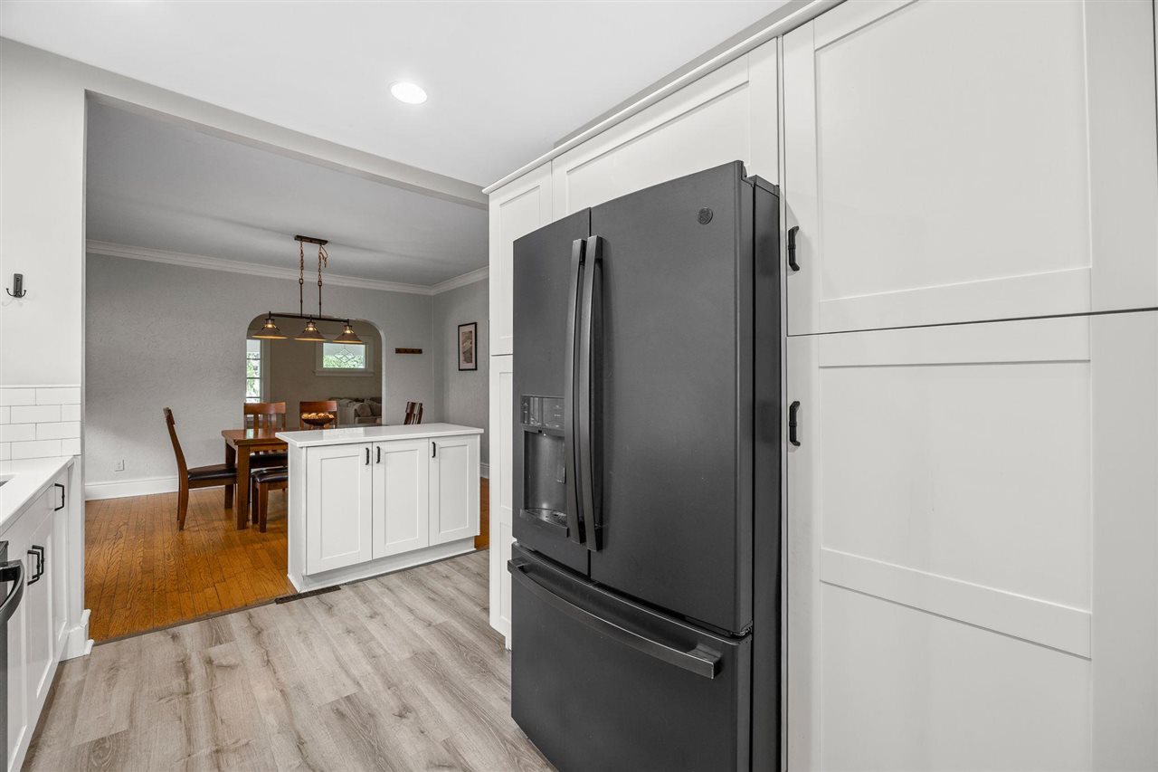 2229 Meadowbrook Drive SE Cedar Rapids IA 52403