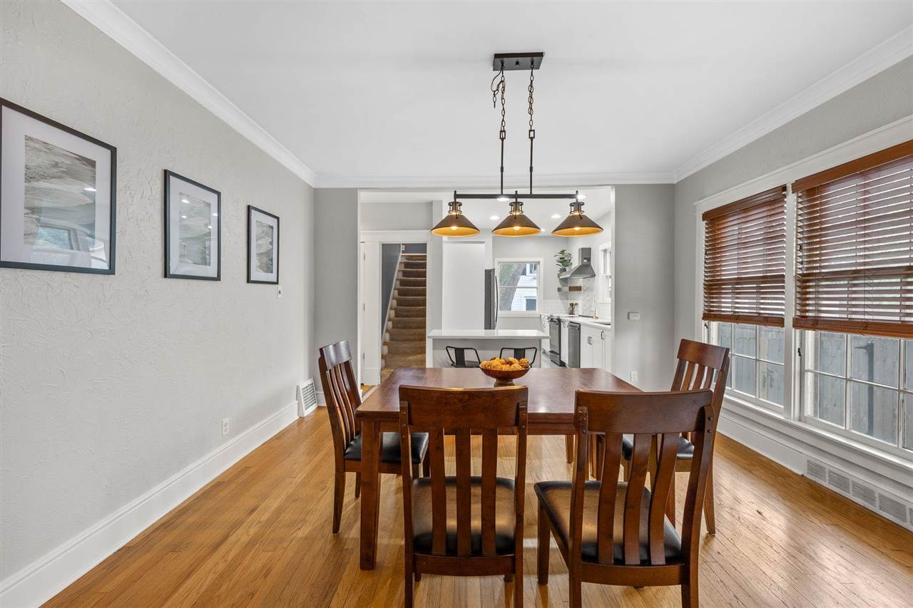 2229 Meadowbrook Drive SE Cedar Rapids IA 52403