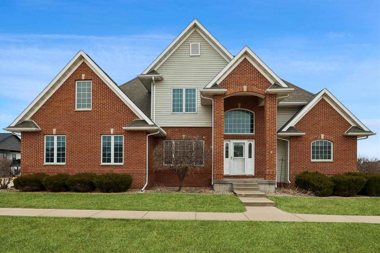 5415 Triple Crown Marion IA 52302