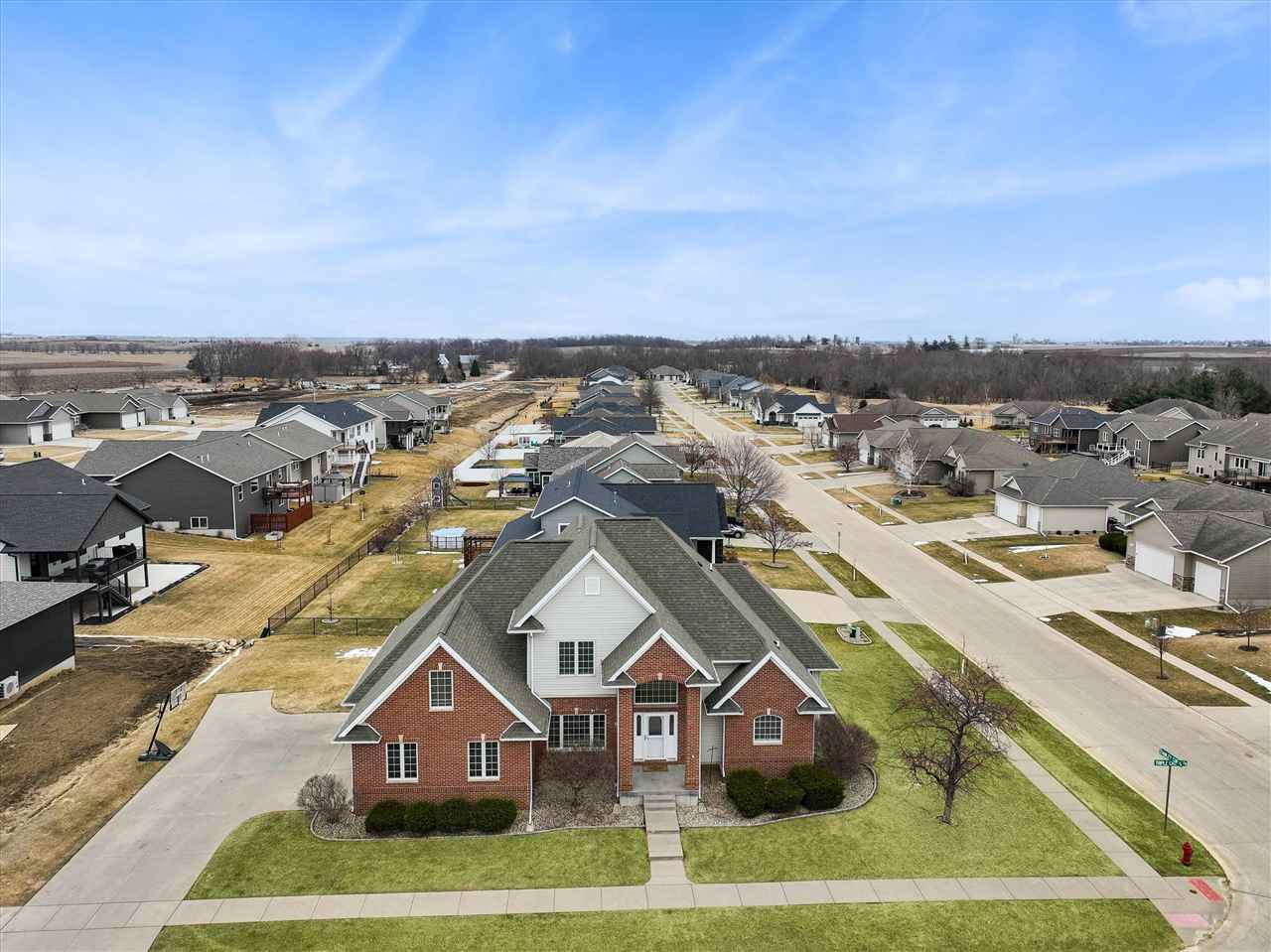 5415 Triple Crown Marion IA 52302