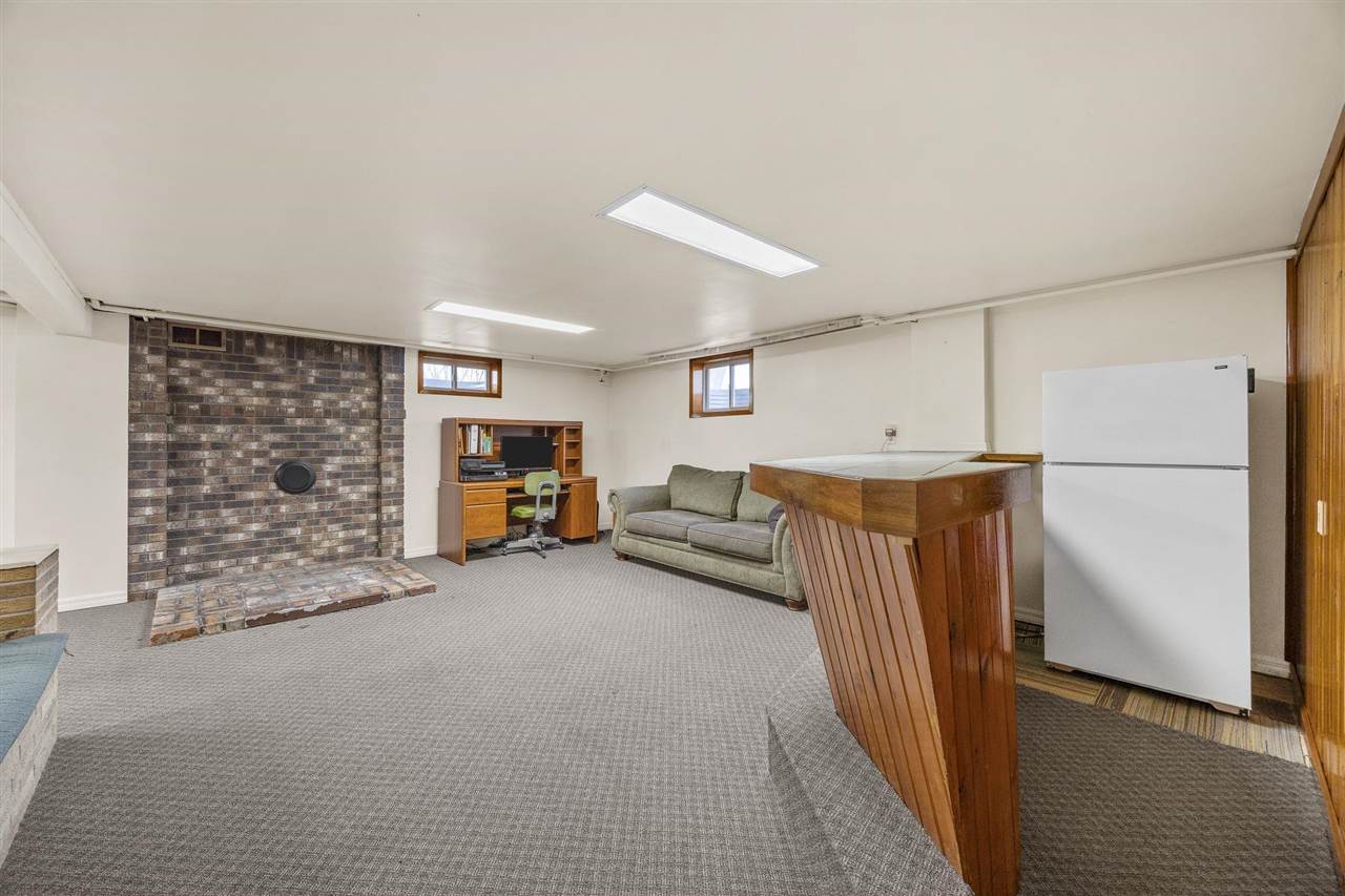 230 W Chestnut Street North Liberty IA 52317