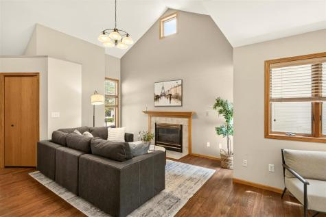 45 Heron Circle Iowa City IA 52245