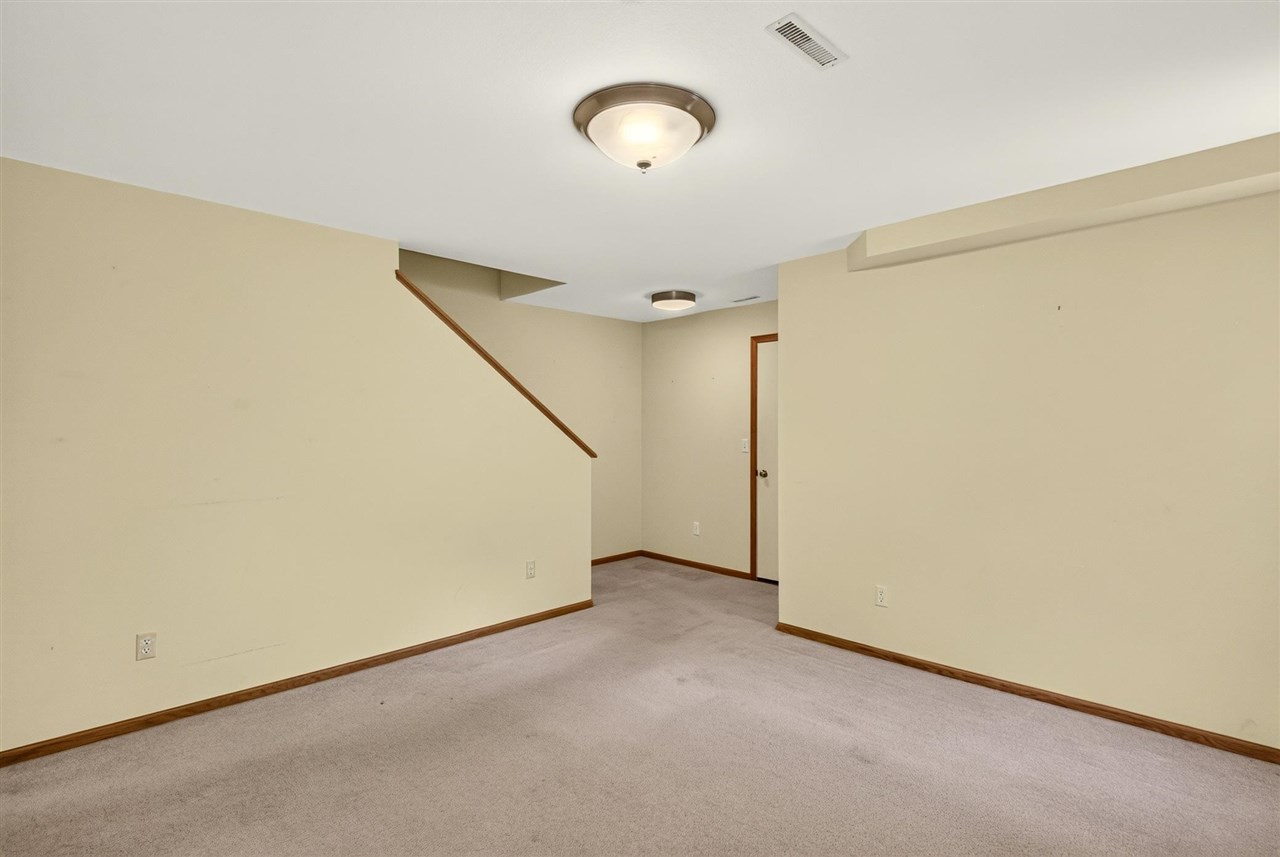 45 Heron Circle Iowa City IA 52245
