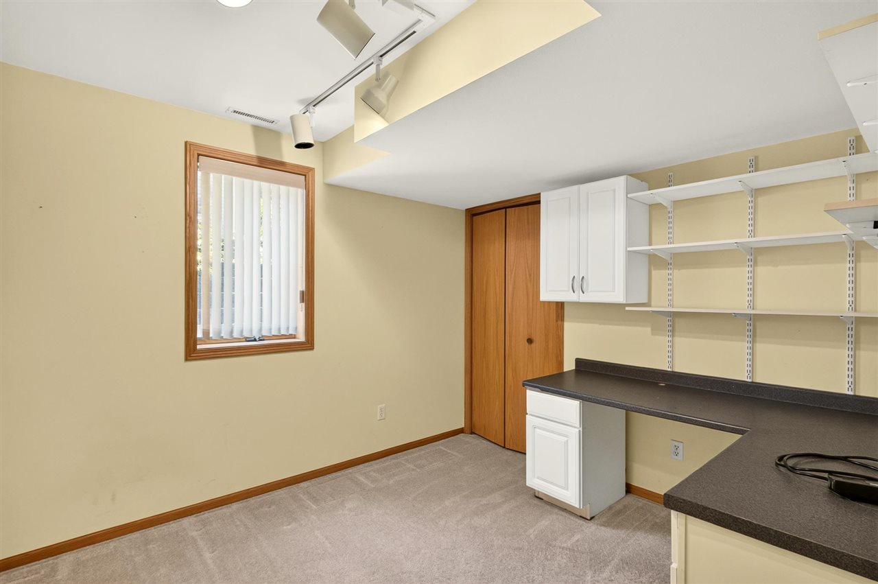 45 Heron Circle Iowa City IA 52245