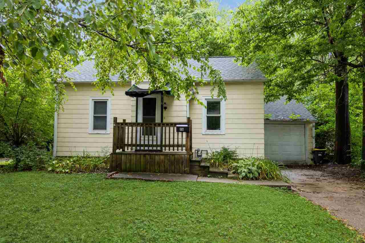916 Roosevelt Street Iowa City IA 52240