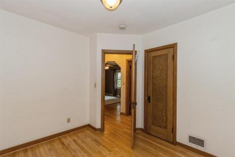 916 Roosevelt Street Iowa City IA 52240