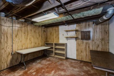 916 Roosevelt Street Iowa City IA 52240
