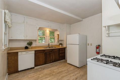 916 Roosevelt Street Iowa City IA 52240