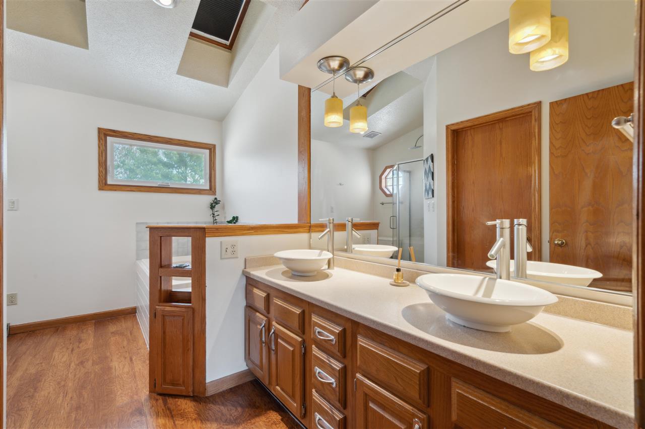8440 Federalist Road Marion IA 52302