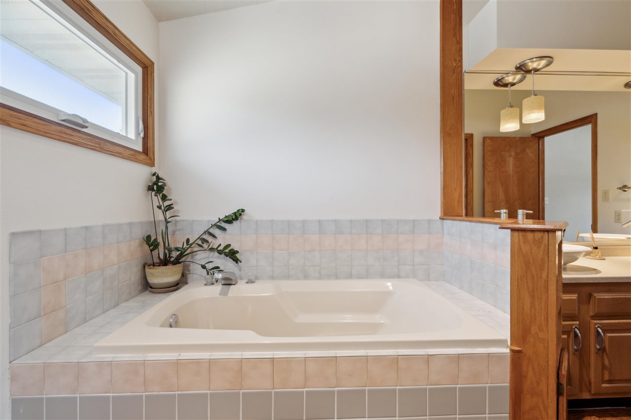 8440 Federalist Road Marion IA 52302