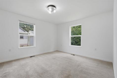 518 S 8th Avenue Washington IA 52353