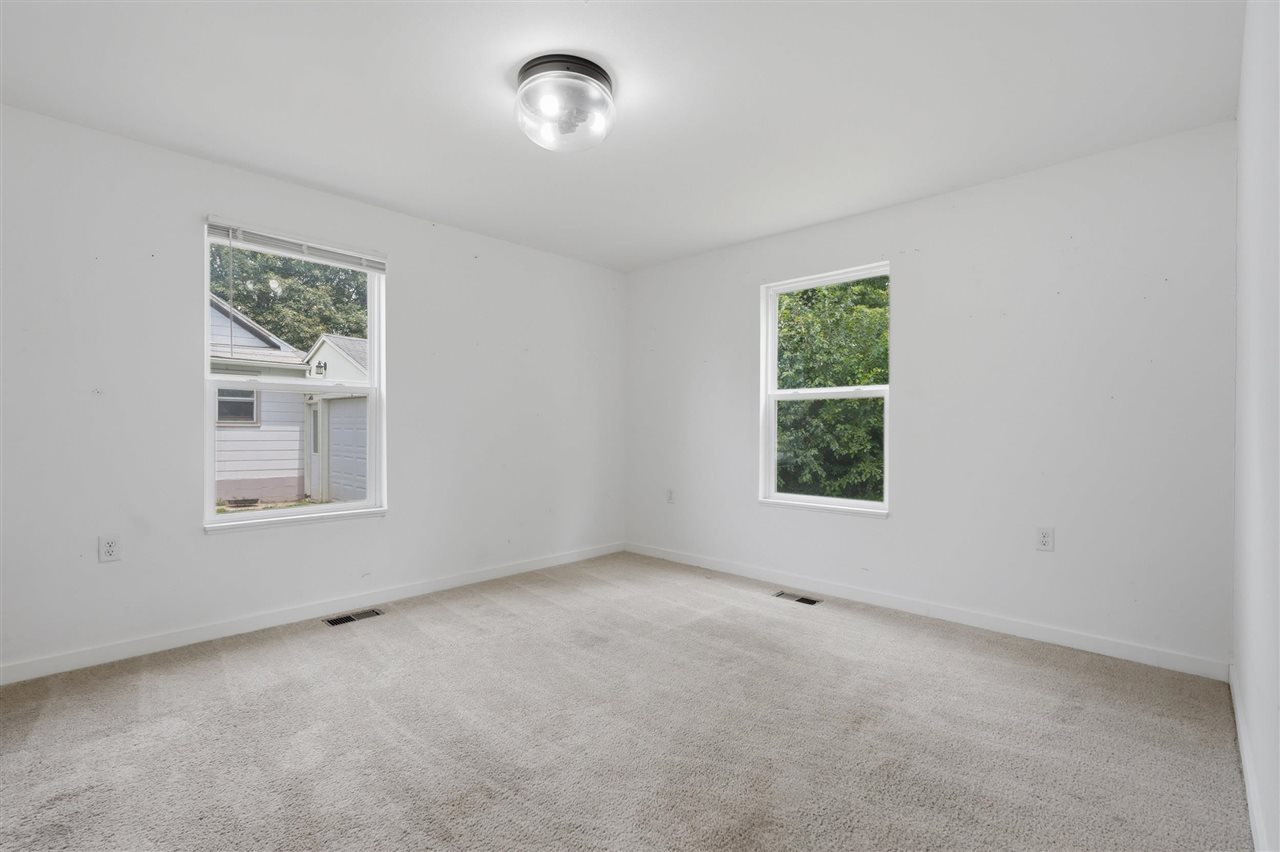 518 S 8th Avenue Washington IA 52353