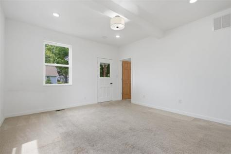 518 S 8th Avenue Washington IA 52353