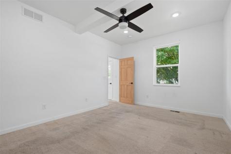 518 S 8th Avenue Washington IA 52353