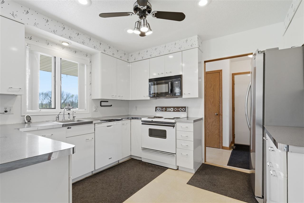 2488 Sugar Bottom Road NE Solon IA 52333