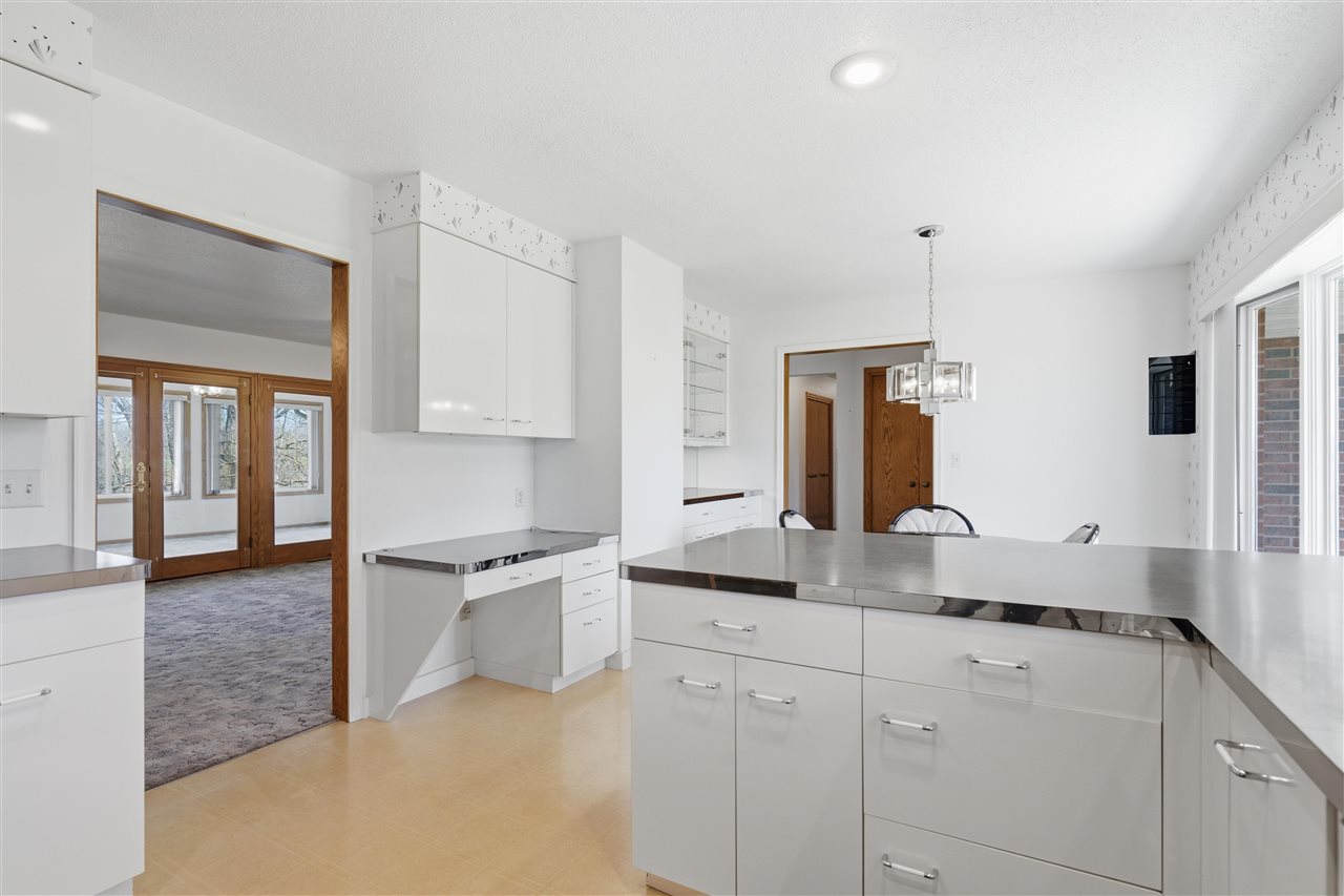 2488 Sugar Bottom Road NE Solon IA 52333