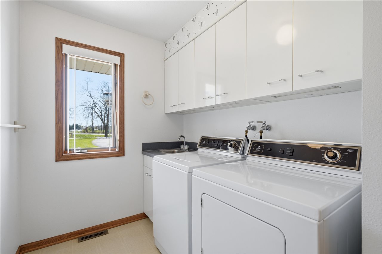2488 Sugar Bottom Road NE Solon IA 52333