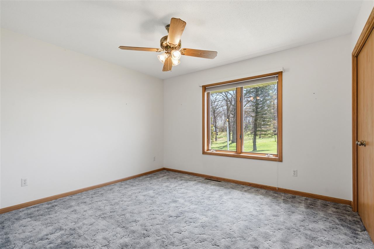 2488 Sugar Bottom Road NE Solon IA 52333