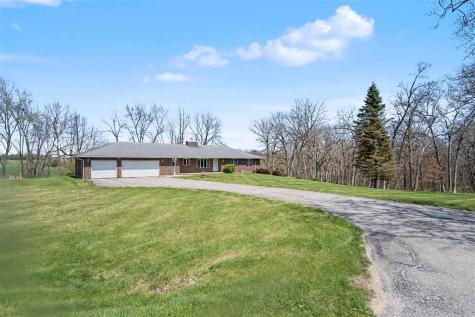 2488 Sugar Bottom Road NE Solon IA 52333