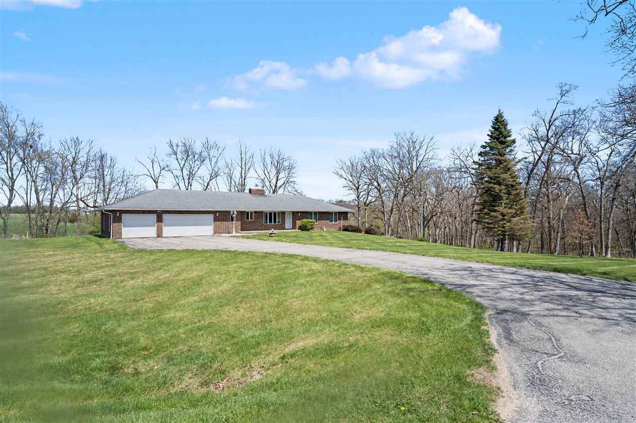 2488 Sugar Bottom Road NE Solon IA 52333
