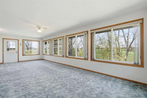 2488 Sugar Bottom Road NE Solon IA 52333