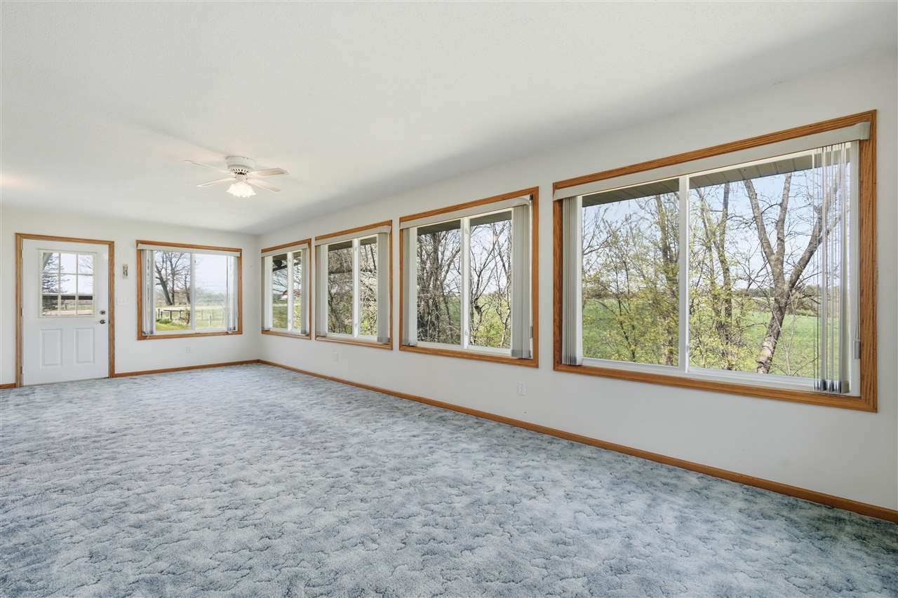 2488 Sugar Bottom Road NE Solon IA 52333