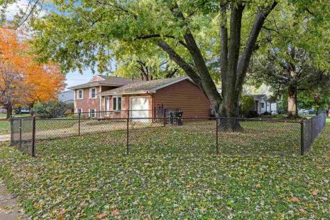 826 20th Avenue Coralville IA 52241