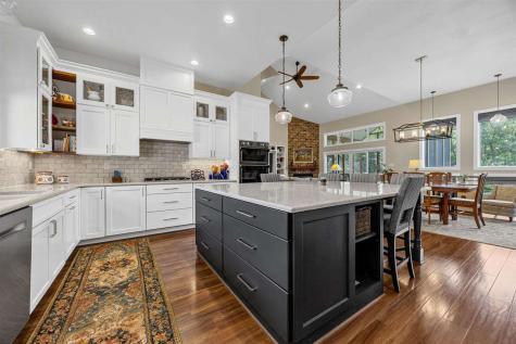 711 Owen Court Tiffin IA 52340