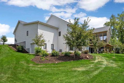 711 Owen Court Tiffin IA 52340
