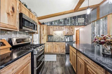 148 Delhi Road Manchester IA 52057