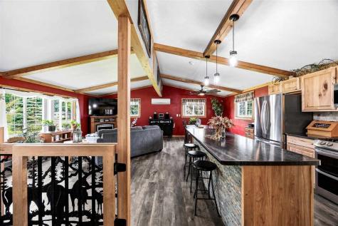 148 Delhi Road Manchester IA 52057