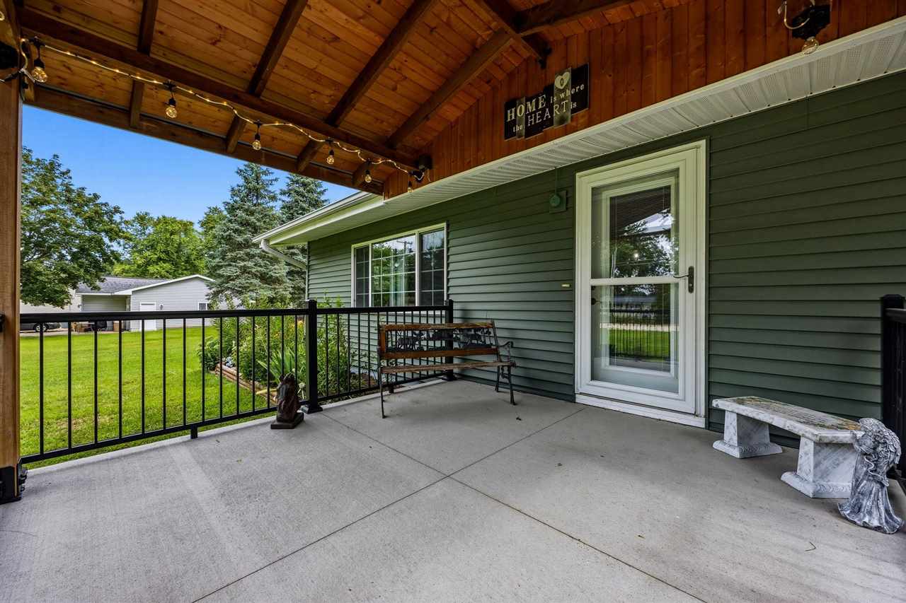 148 Delhi Road Manchester IA 52057