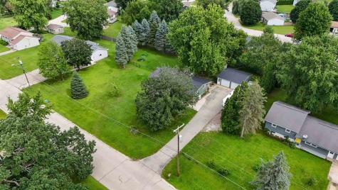 148 Delhi Road Manchester IA 52057