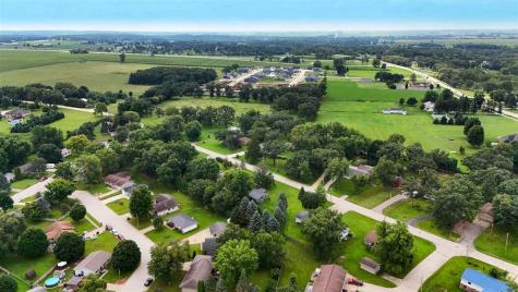 148 Delhi Road Manchester IA 52057