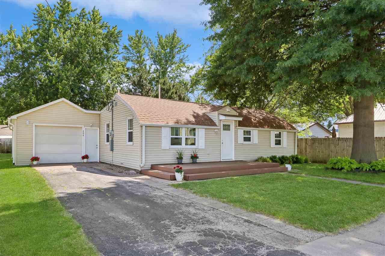 404 Grand Avenue Nichols IA 52766