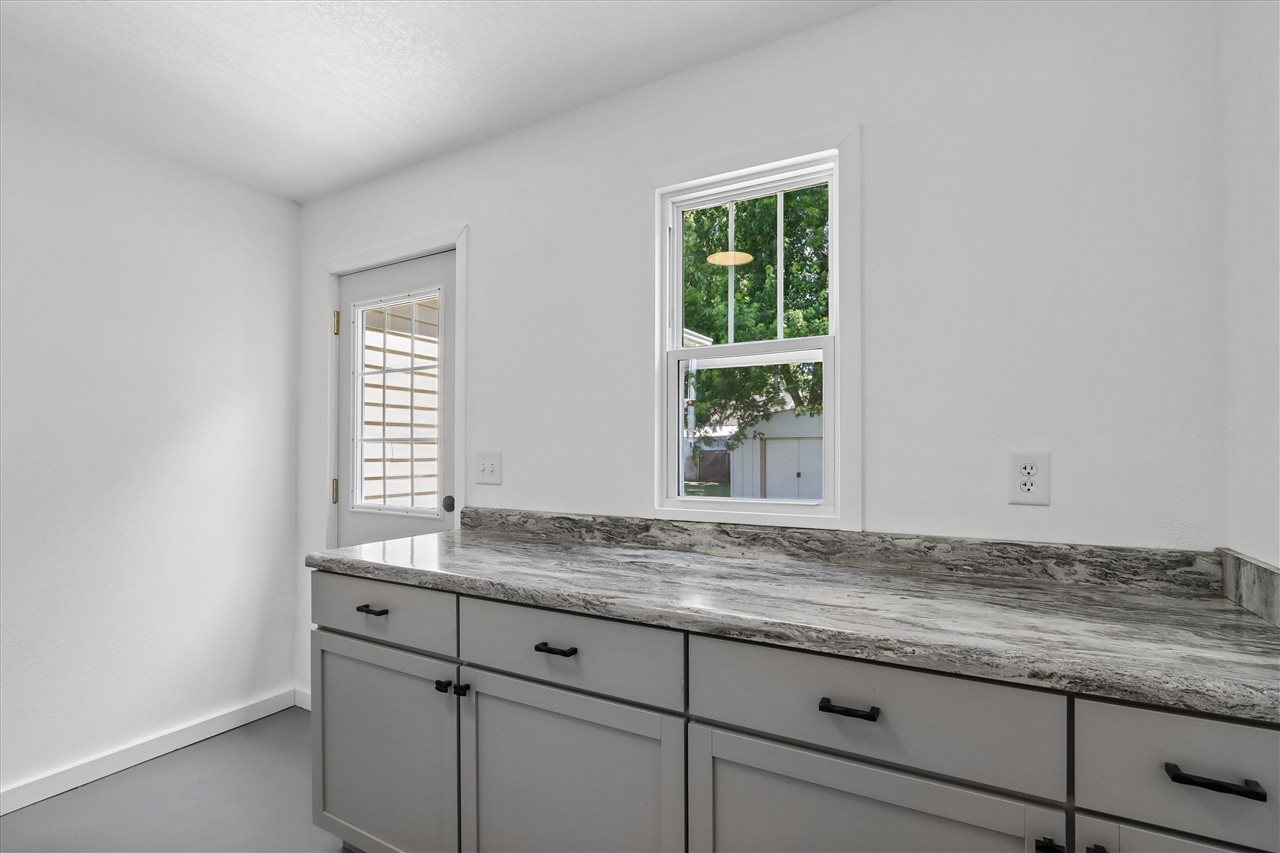 404 Grand Avenue Nichols IA 52766
