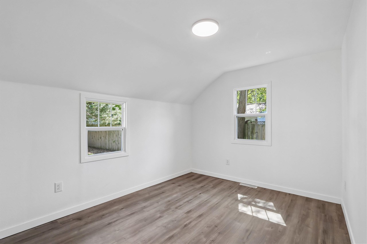 404 Grand Avenue Nichols IA 52766