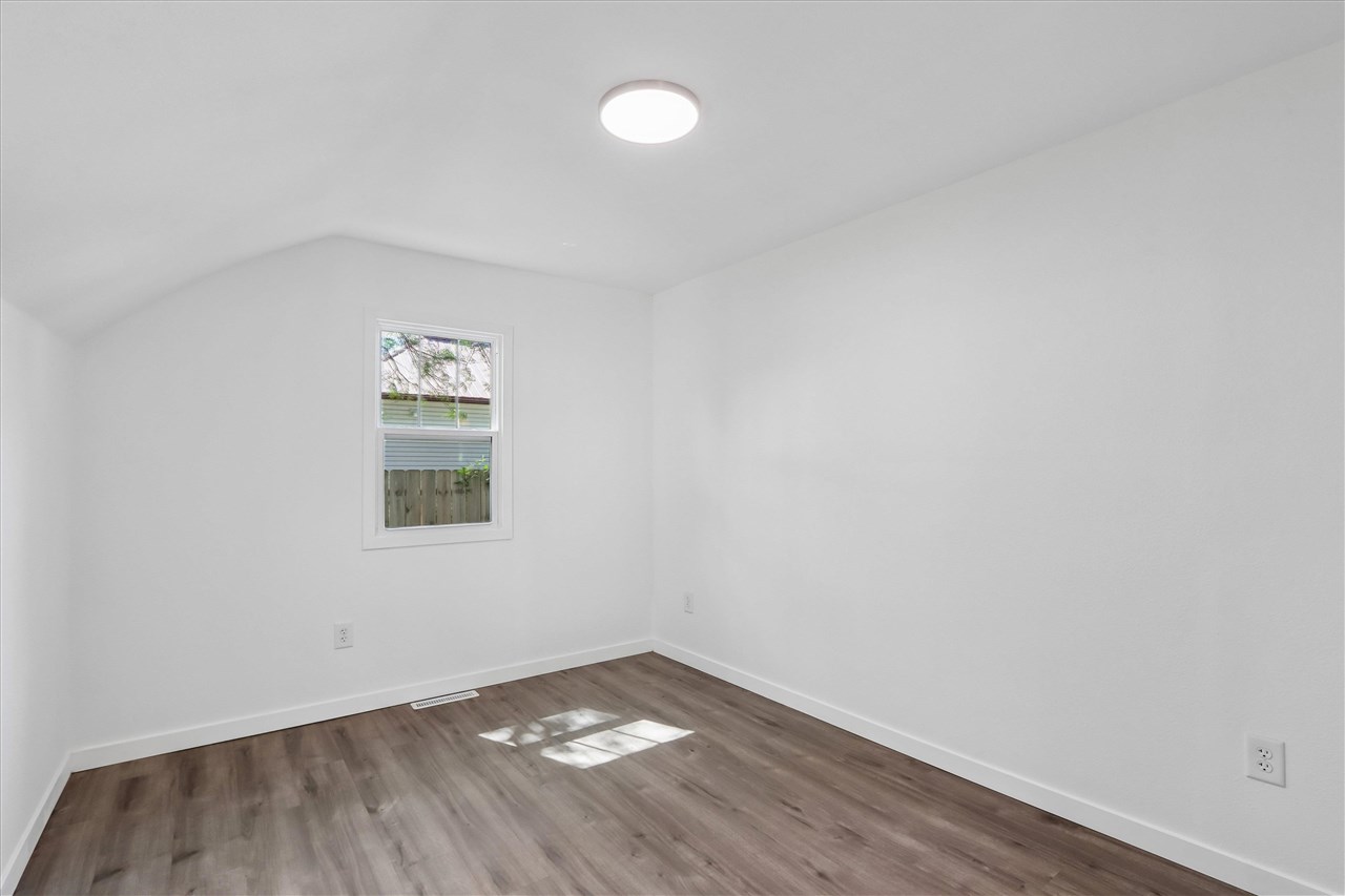 404 Grand Avenue Nichols IA 52766