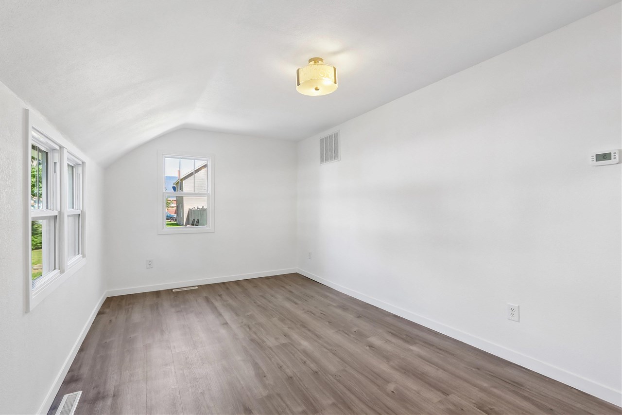 404 Grand Avenue Nichols IA 52766