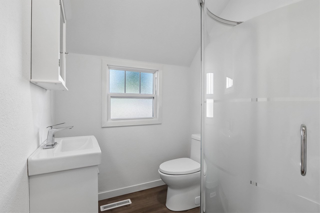 404 Grand Avenue Nichols IA 52766