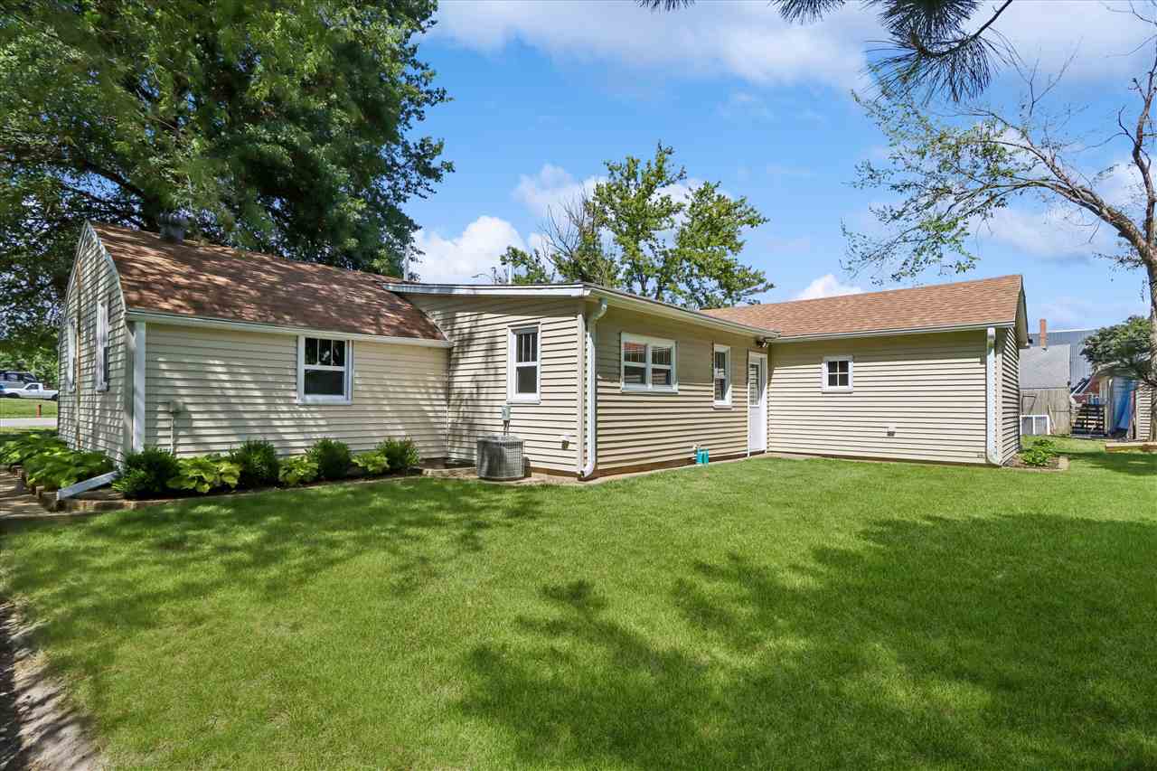 404 Grand Avenue Nichols IA 52766