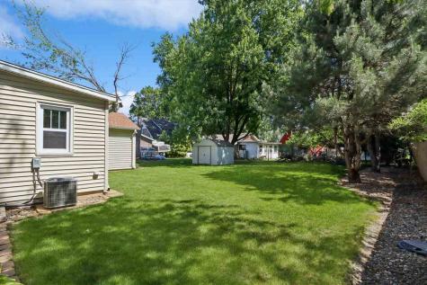 404 Grand Avenue Nichols IA 52766