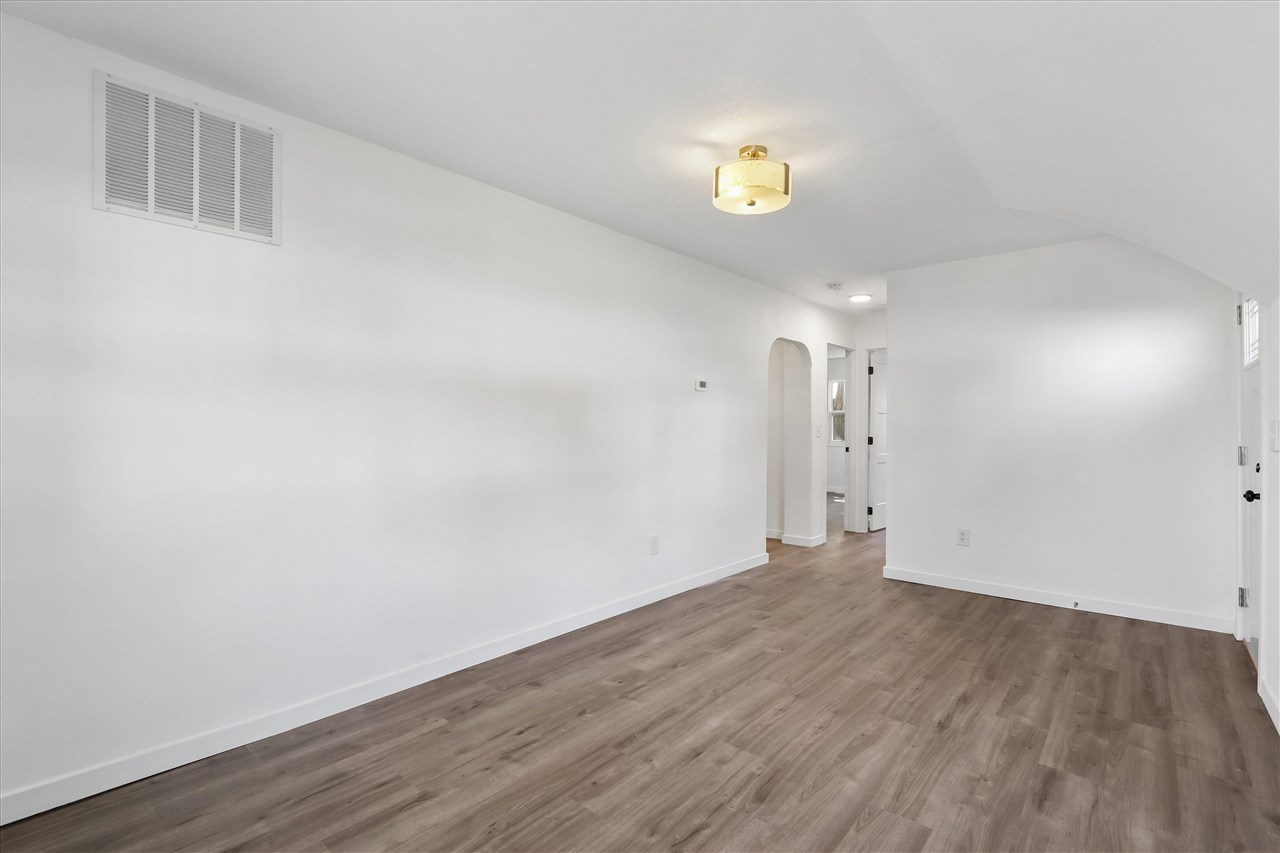 404 Grand Avenue Nichols IA 52766