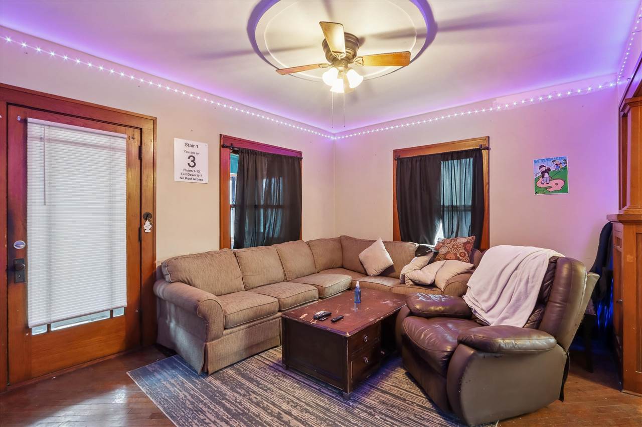 727 N Dodge Street Iowa City IA 52240