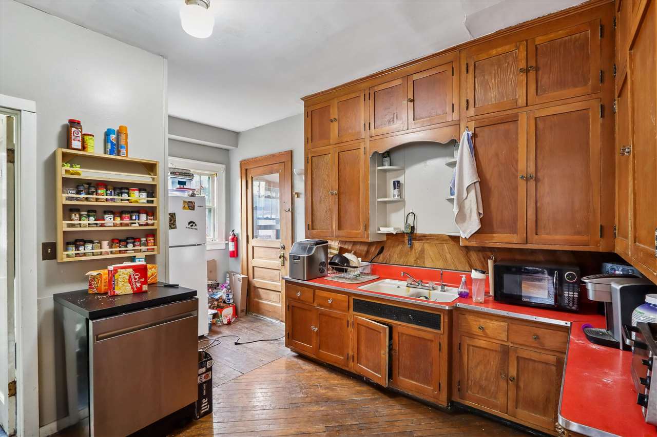 727 N Dodge Street Iowa City IA 52240