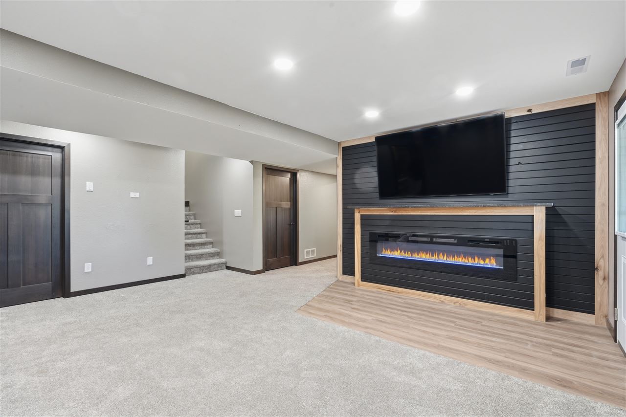 22980 105th Street Anamosa IA 52205