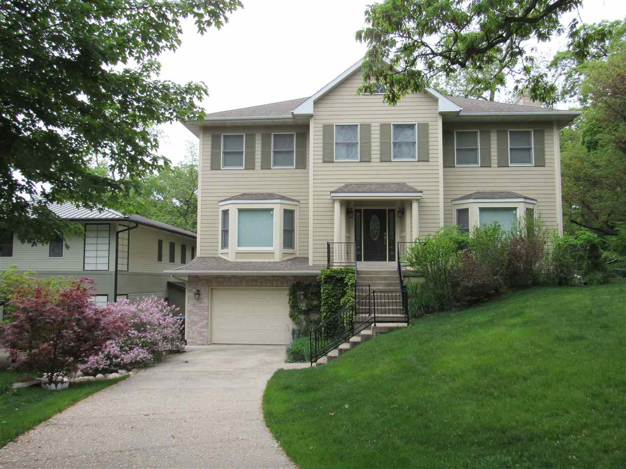 Iowa City IA, 119 Richards Street