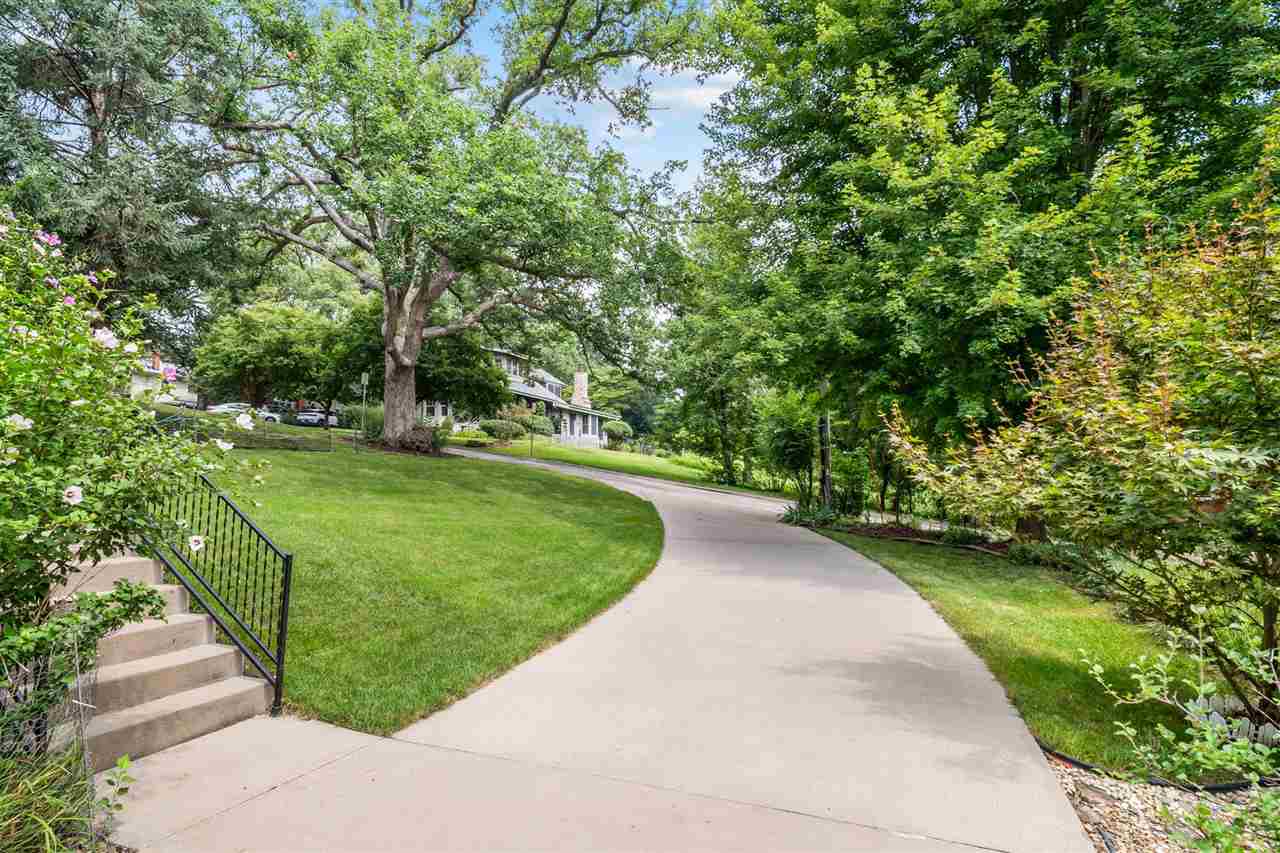 119 Richards Street Iowa City IA 52246